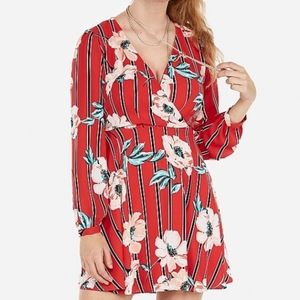 Express Women Dress Medium Red Floral Long Sleeve Mini Surplice V-Neck Lined